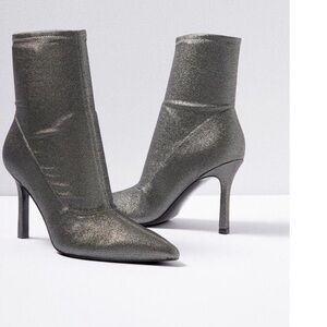 Marc Fisher elegant Silver Ankle Boots